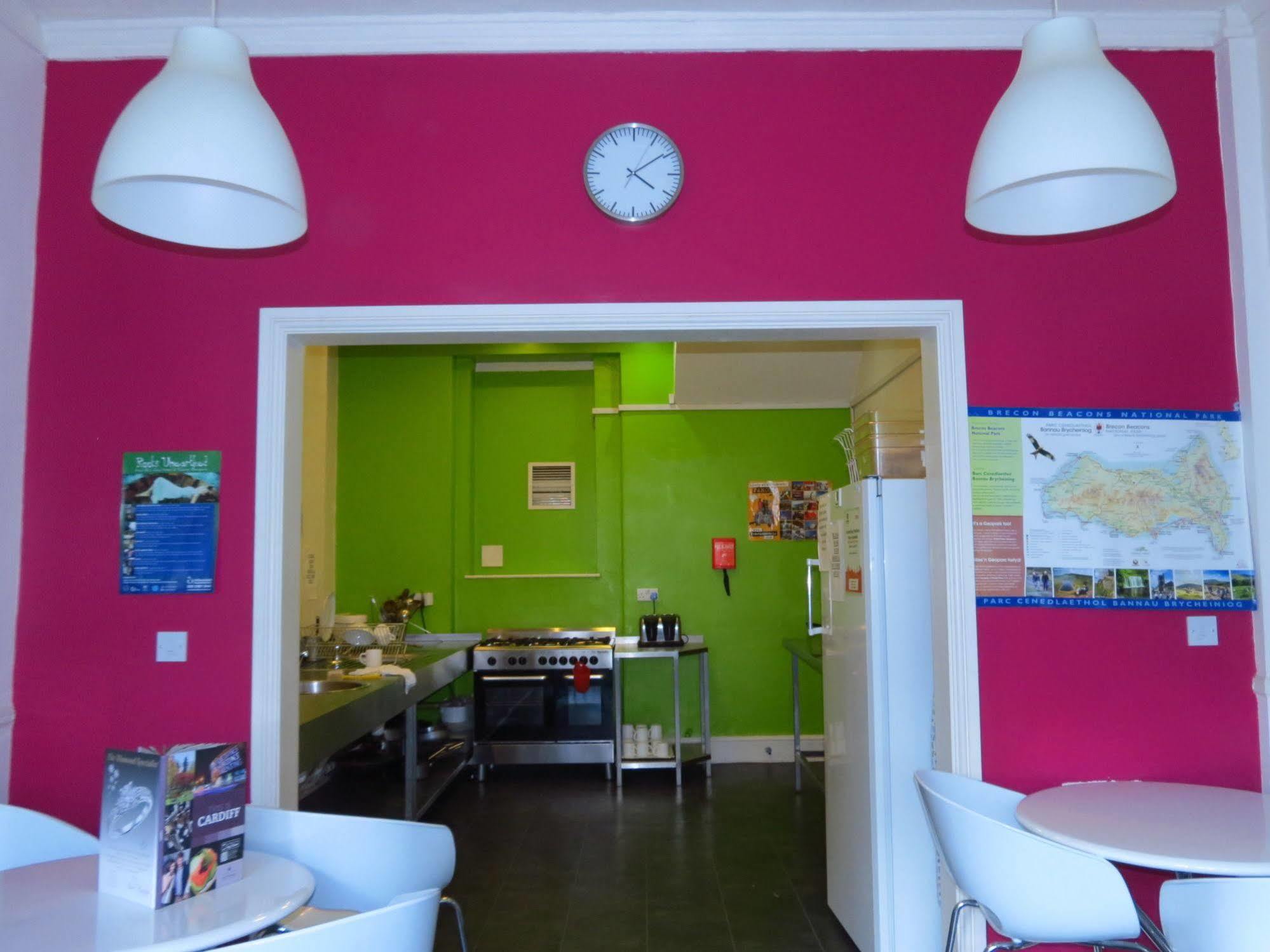 Nosda Studio Hostal Cardiff Exterior foto